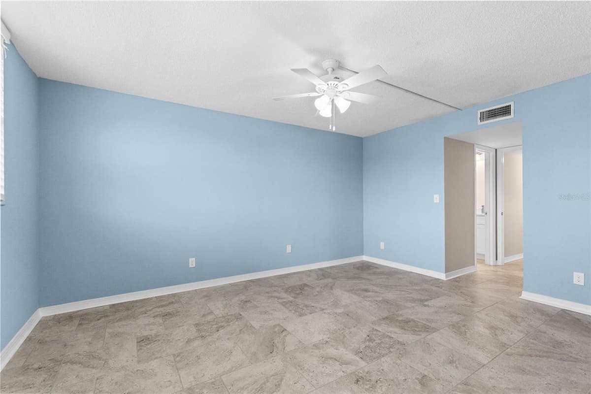 4895 BAY STREET — photo 20 of 53