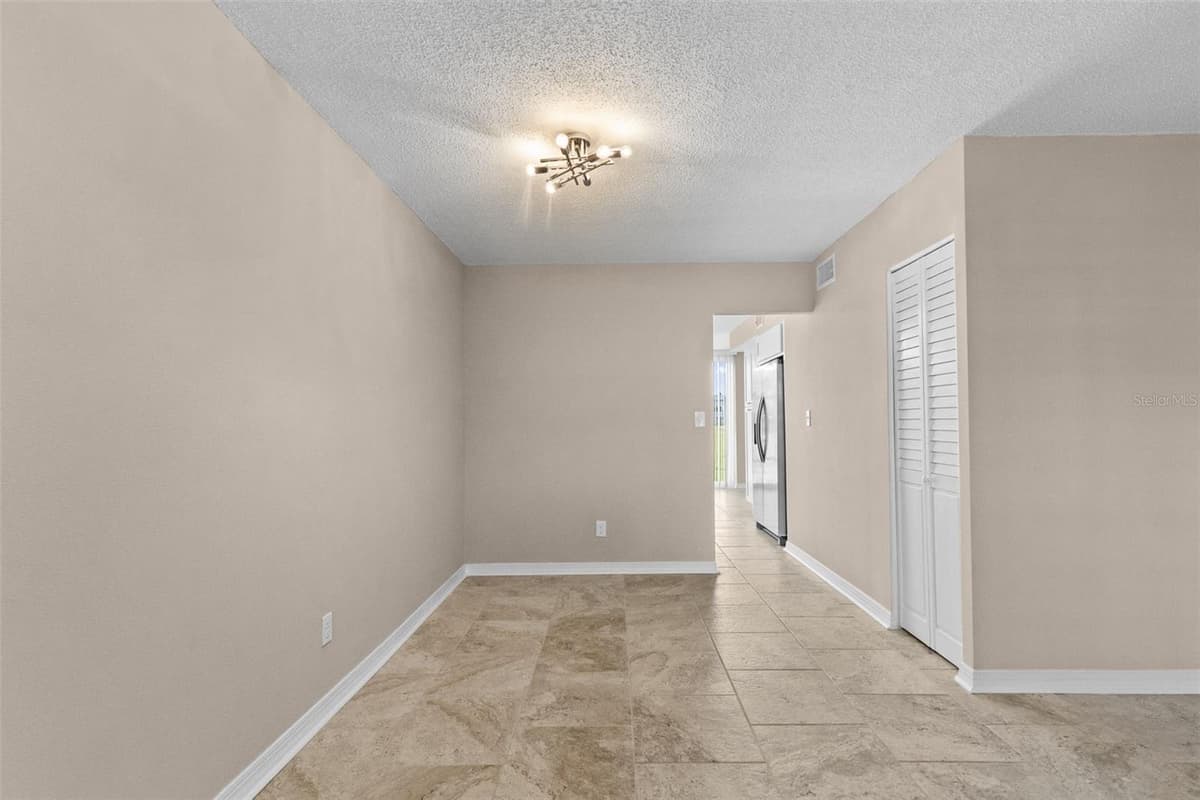 4895 BAY STREET — photo 7 of 53