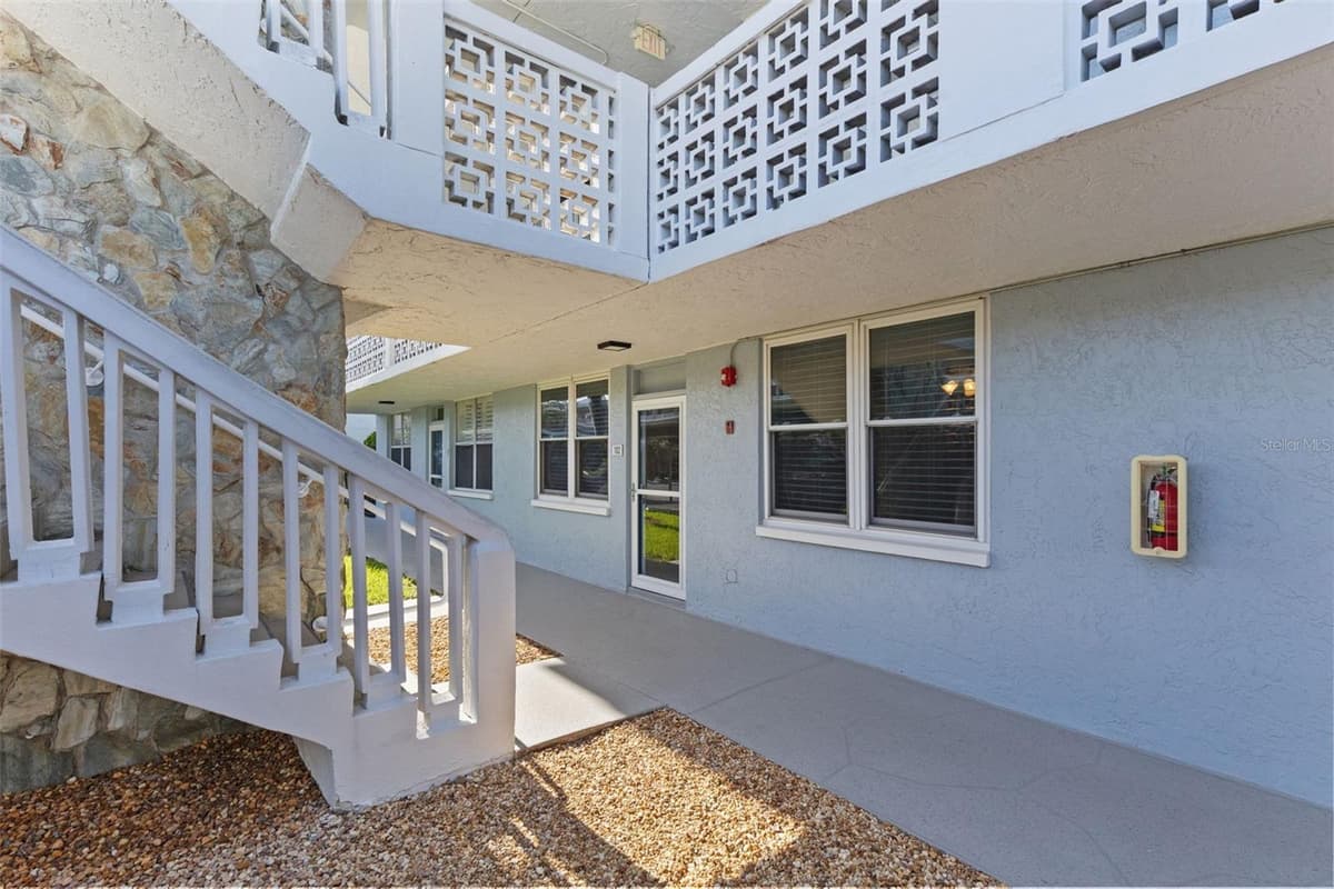 4895 BAY STREET — photo 50 of 53