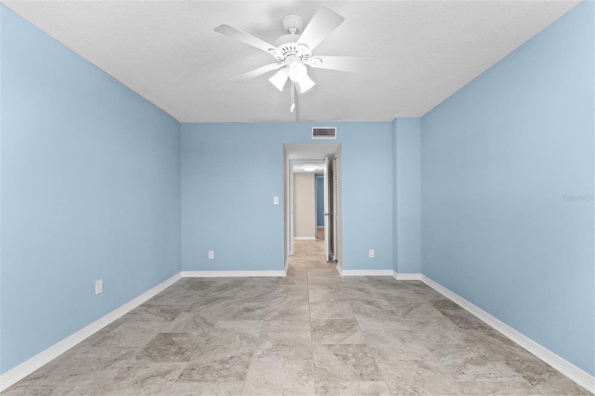 4895 BAY STREET — photo 19 of 53