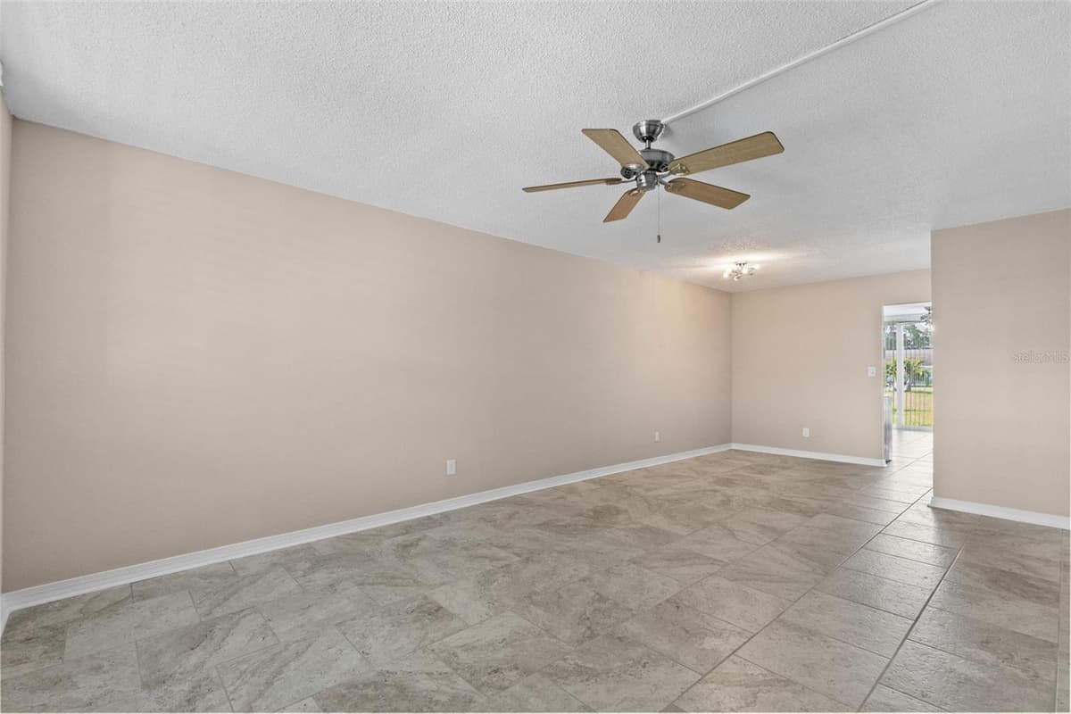 4895 BAY STREET — photo 3 of 53