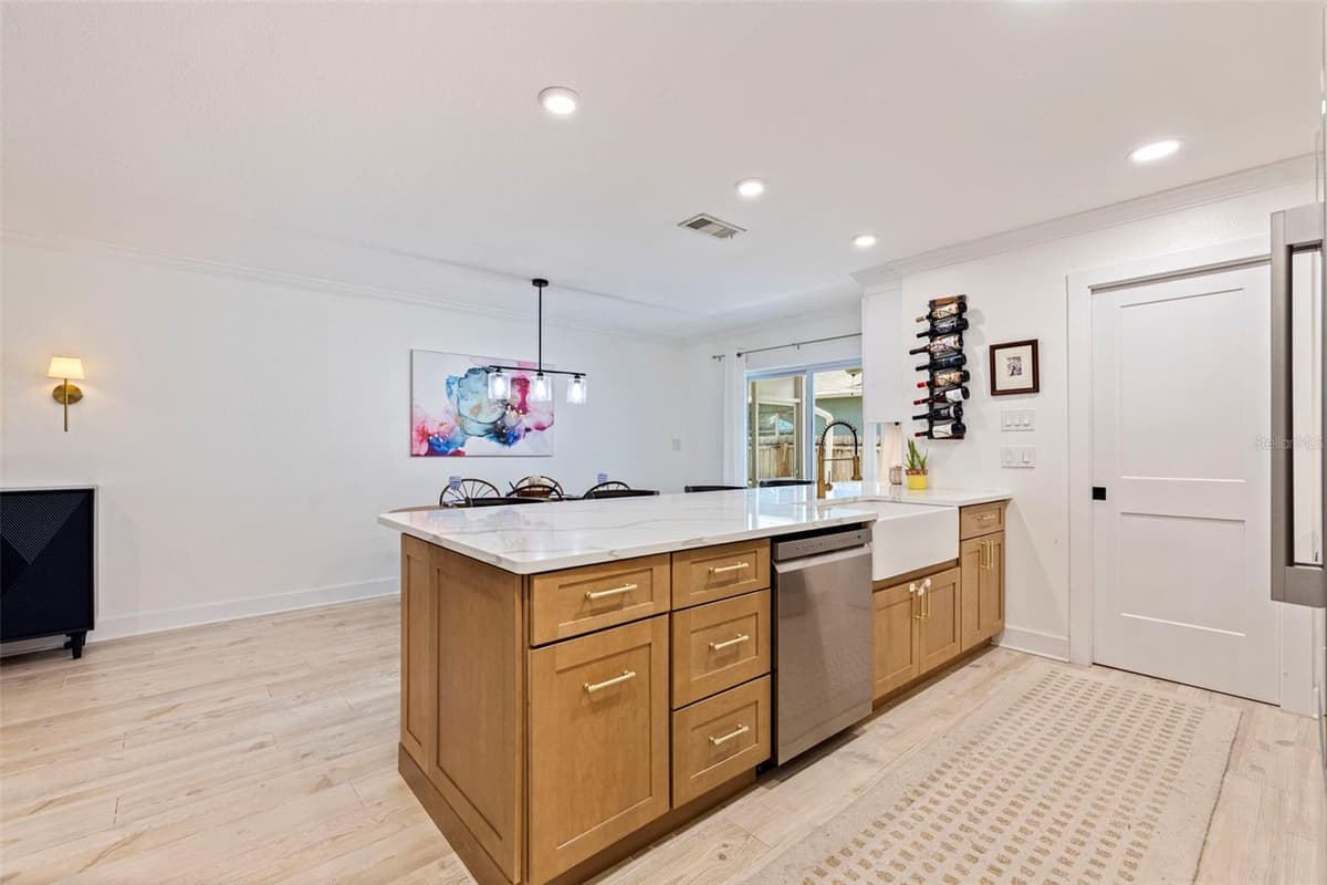 5711 VENETIAN BOULEVARD — photo 6 of 44