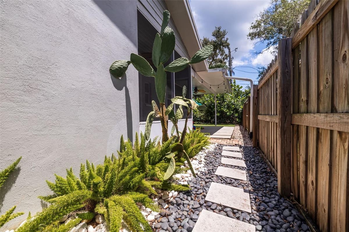 5711 VENETIAN BOULEVARD — photo 37 of 44