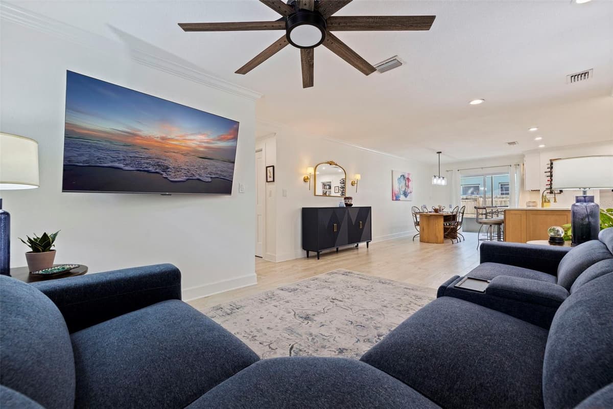 5711 VENETIAN BOULEVARD — photo 16 of 44