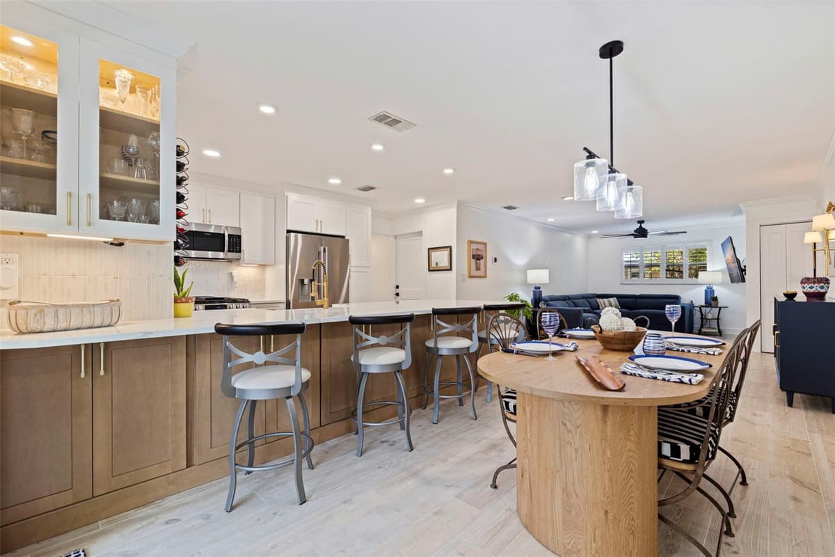 5711 VENETIAN BOULEVARD — photo 12 of 44