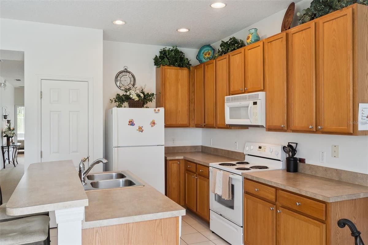 1020 PINE RIDGE DRIVE — photo 14 of 39