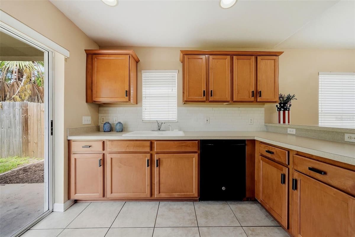 925 WINDTON OAK DRIVE — photo 16 of 60
