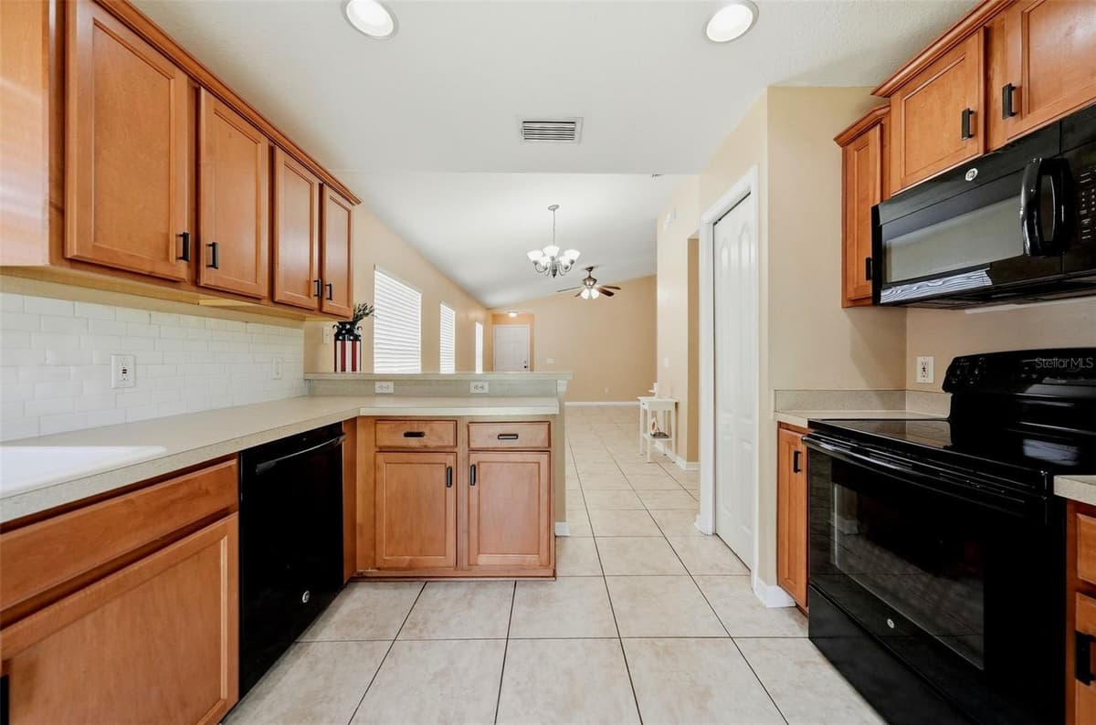 925 WINDTON OAK DRIVE — photo 15 of 60