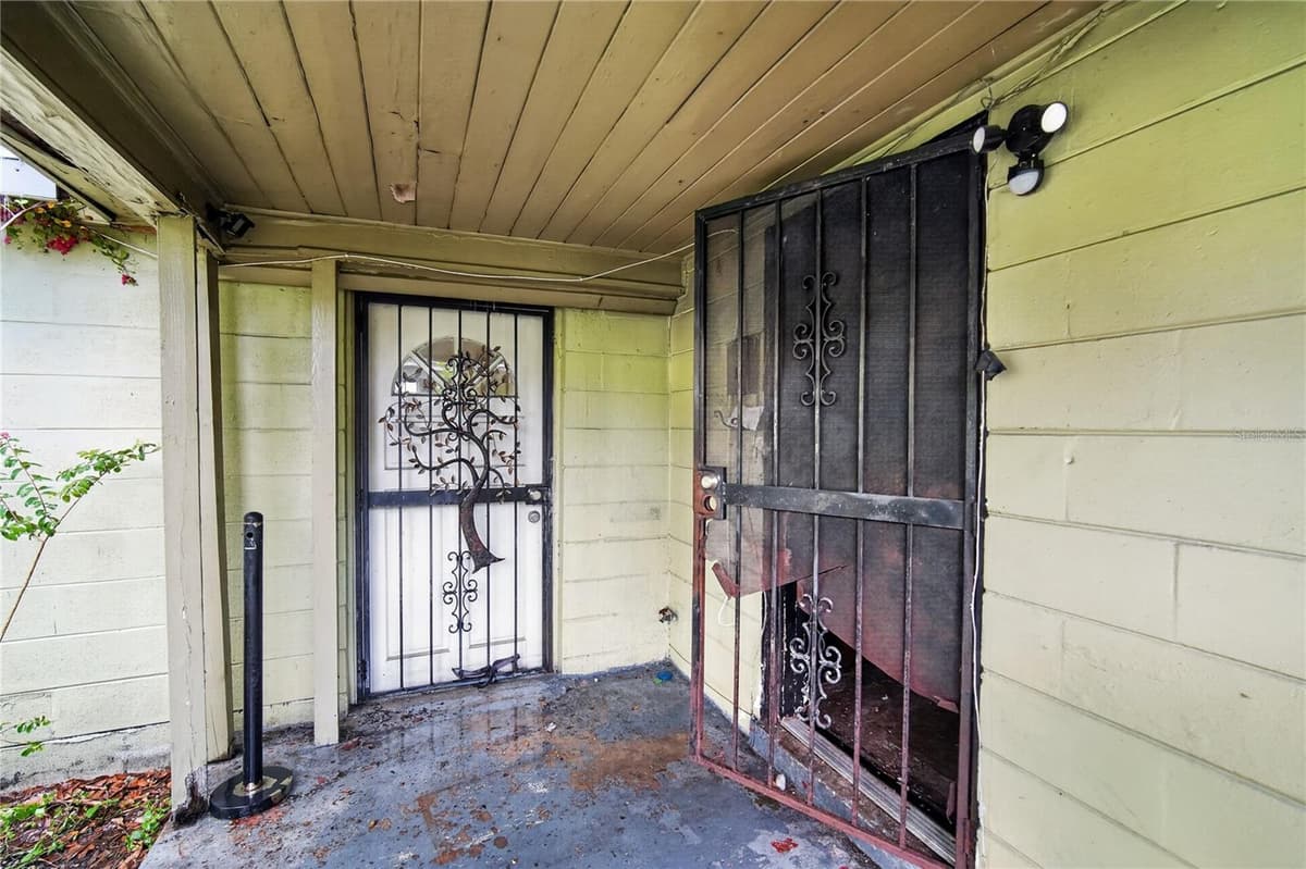 3504 LINDELL AVENUE — photo 3 of 30