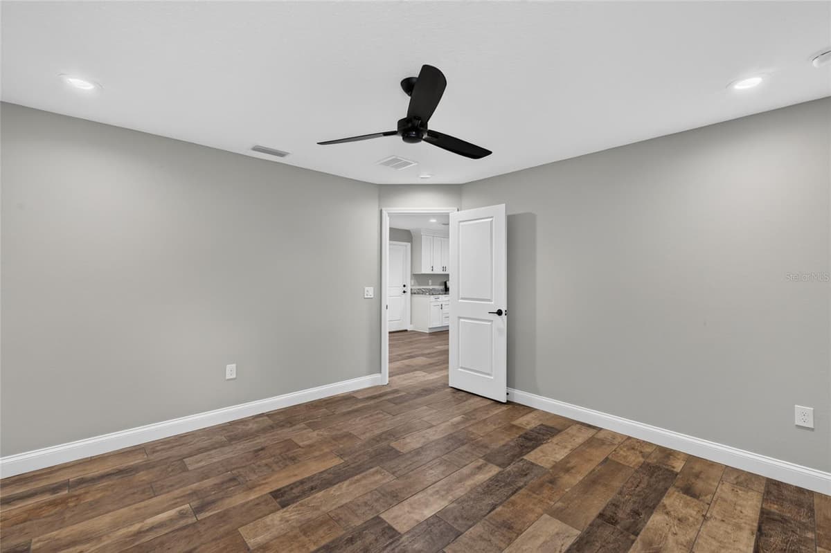 6631 THORNHILL ROAD — photo 14 of 24