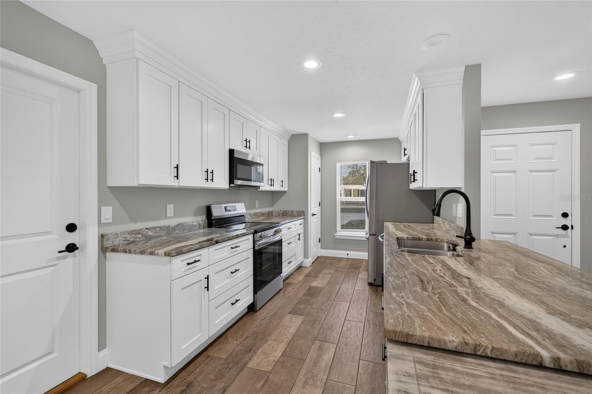 6631 THORNHILL ROAD — photo 7 of 24