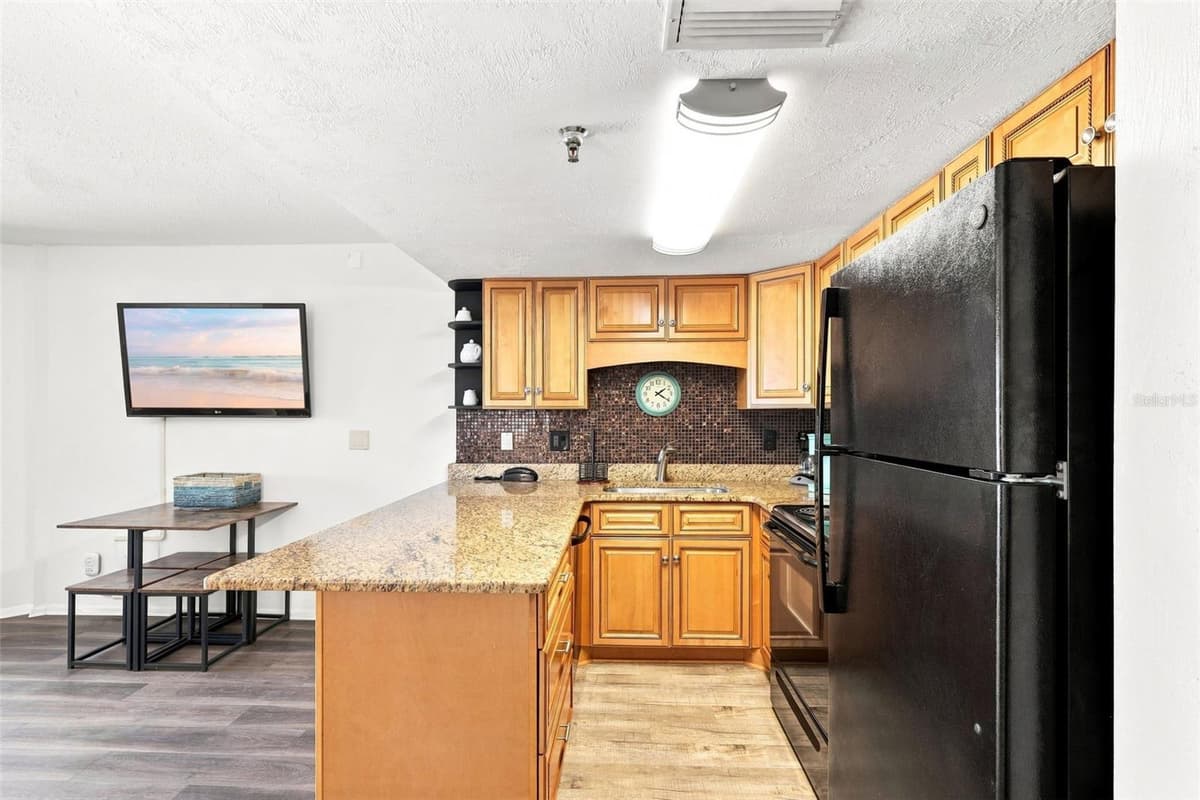 3647 ATLANTIC AVENUE — photo 17 of 33