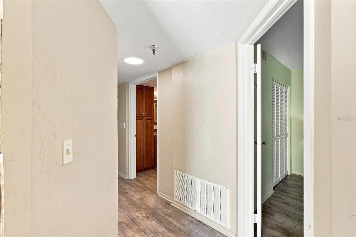 3647 ATLANTIC AVENUE — photo 6 of 33