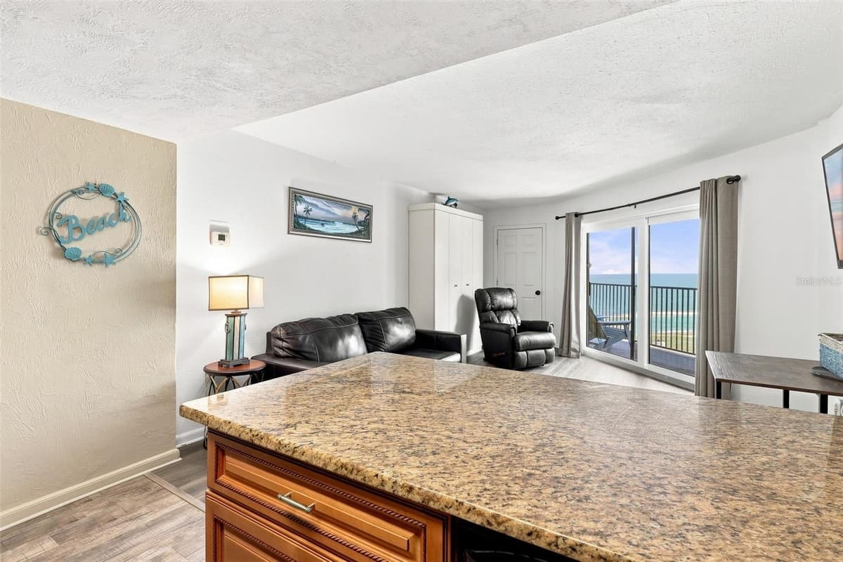 3647 ATLANTIC AVENUE — photo 18 of 33