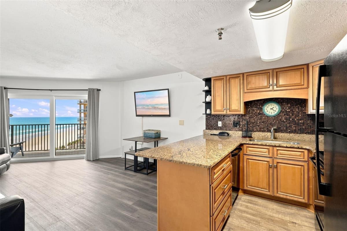 3647 ATLANTIC AVENUE — photo 15 of 33