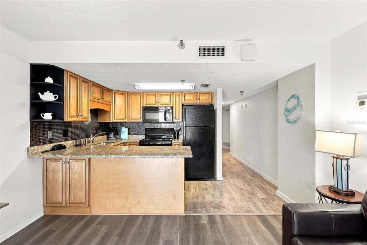 3647 ATLANTIC AVENUE — photo 19 of 33