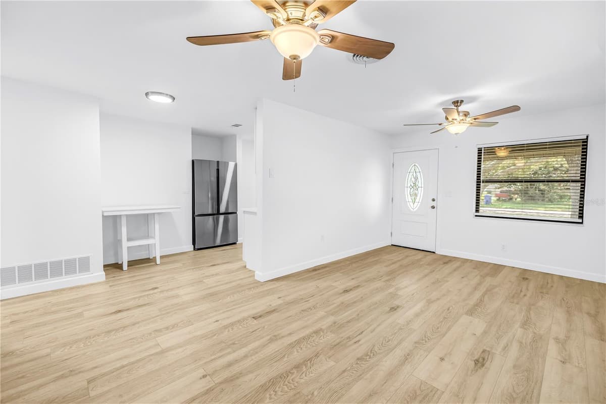 231 93RD AVENUE — photo 8 of 28