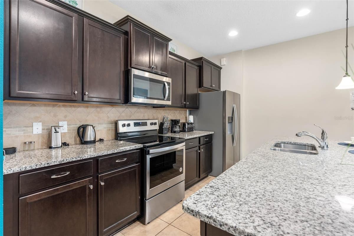 1517 MUMBAI WAY — photo 8 of 44