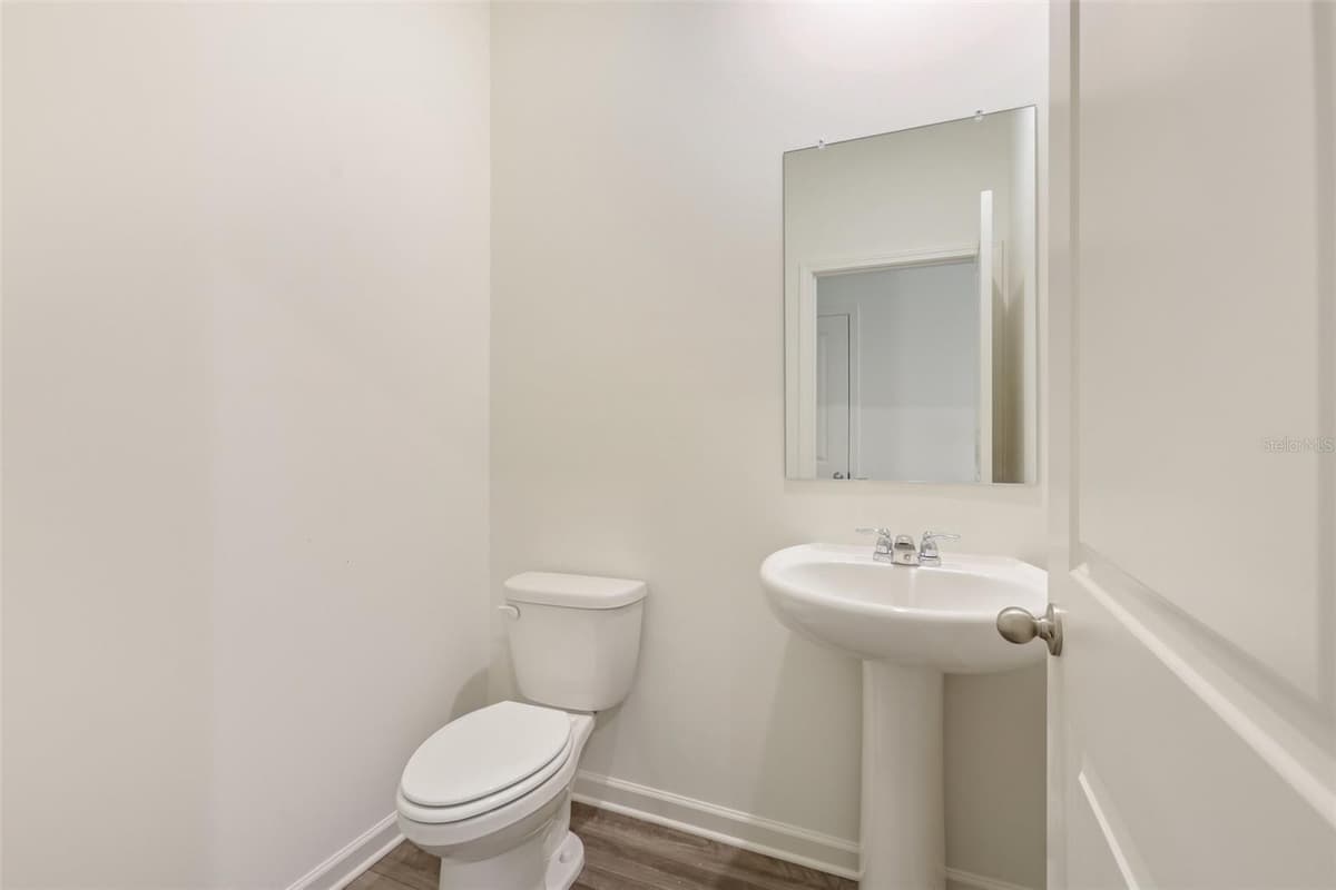 2564 BROADWING STREET — photo 10 of 18