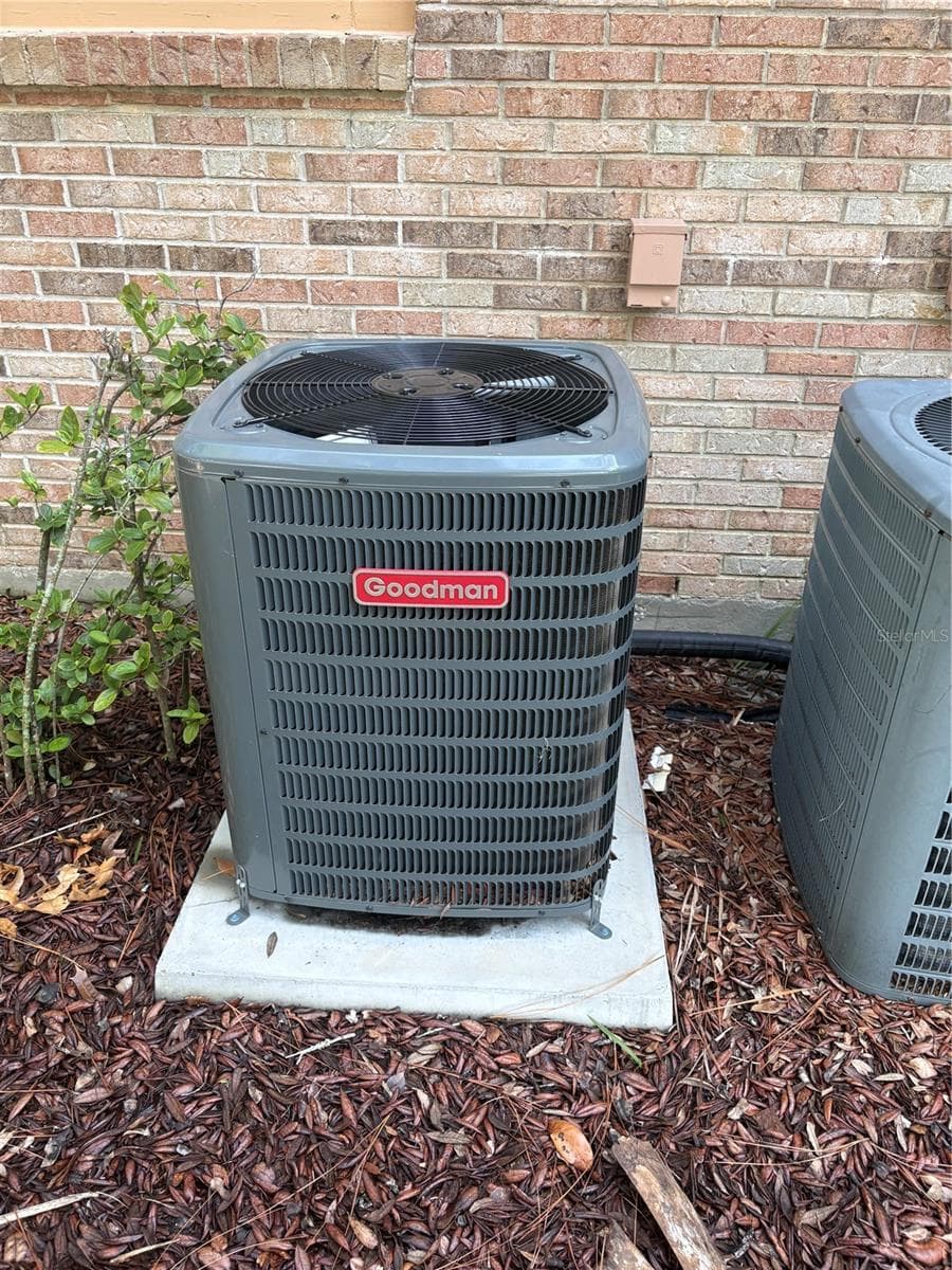 486 PIN OAK PLACE — photo 36 of 37