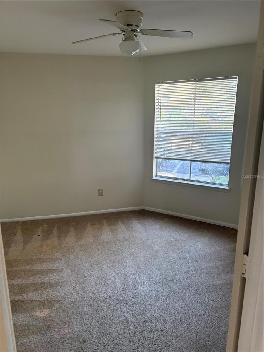 486 PIN OAK PLACE — photo 5 of 37