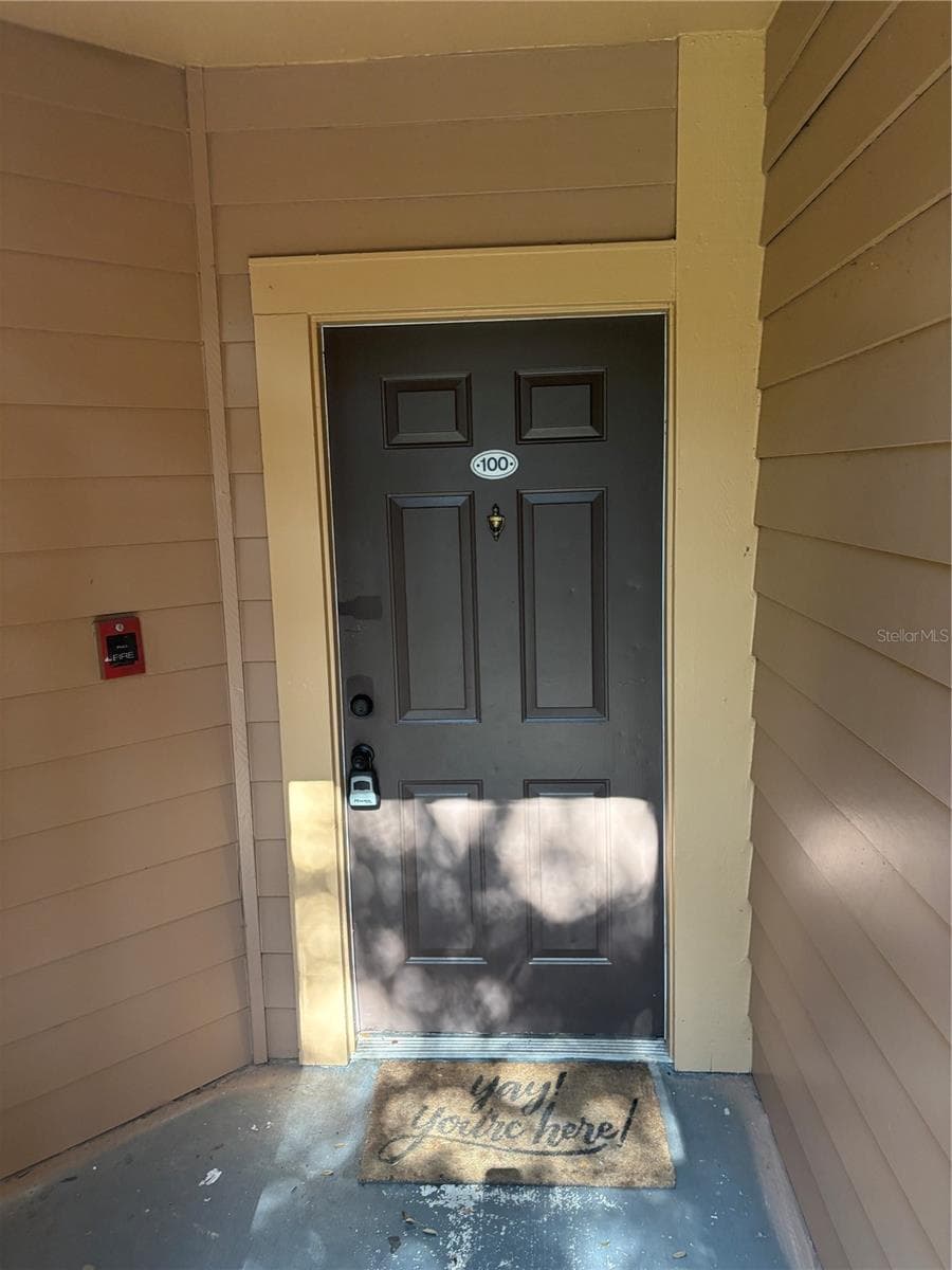 486 PIN OAK PLACE — photo 3 of 37