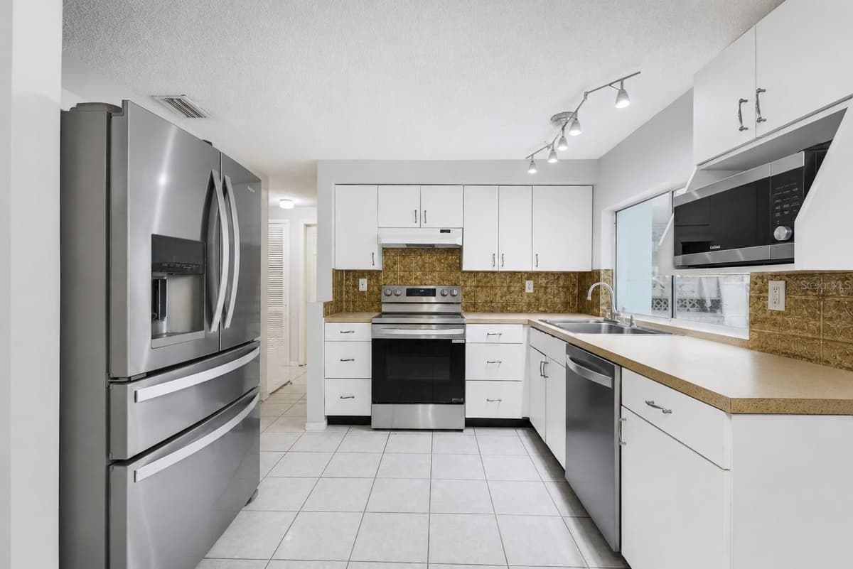 3302 ROCK ROYAL DRIVE — photo 12 of 19