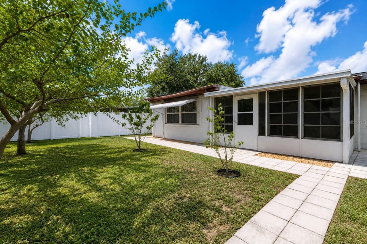 3302 ROCK ROYAL DRIVE — photo 3 of 19