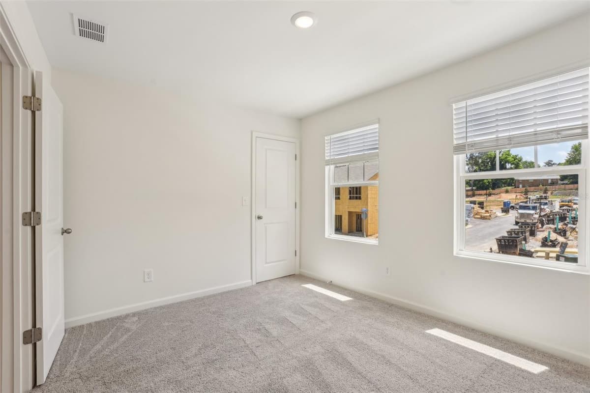 2568 BROADWING STREET — photo 13 of 18