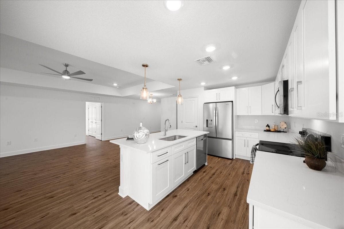 6241 FREEPORT DRIVE — photo 40 of 57