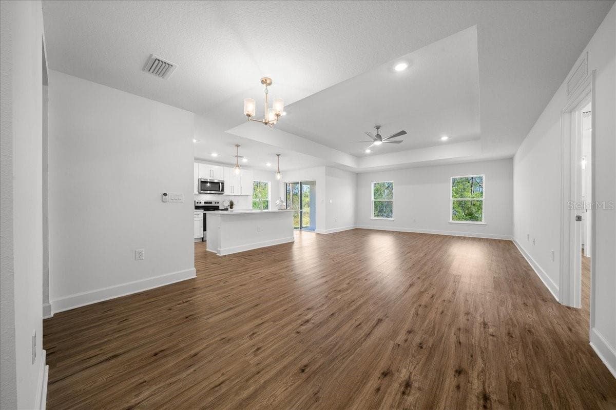 6241 FREEPORT DRIVE — photo 26 of 57