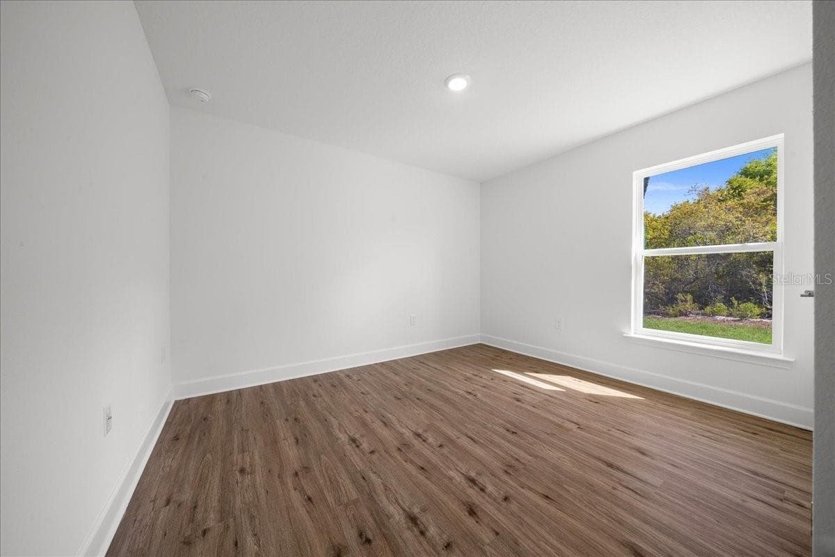 6241 FREEPORT DRIVE — photo 25 of 57