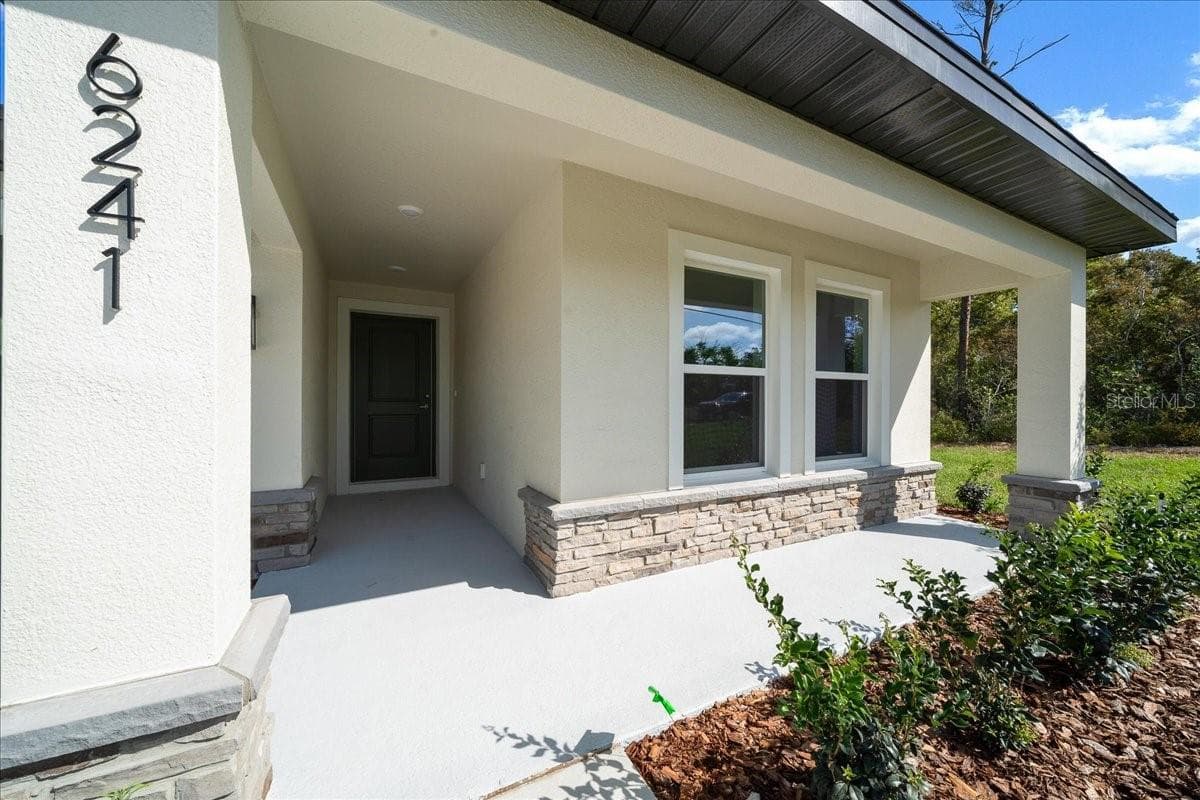 6241 FREEPORT DRIVE — photo 5 of 57