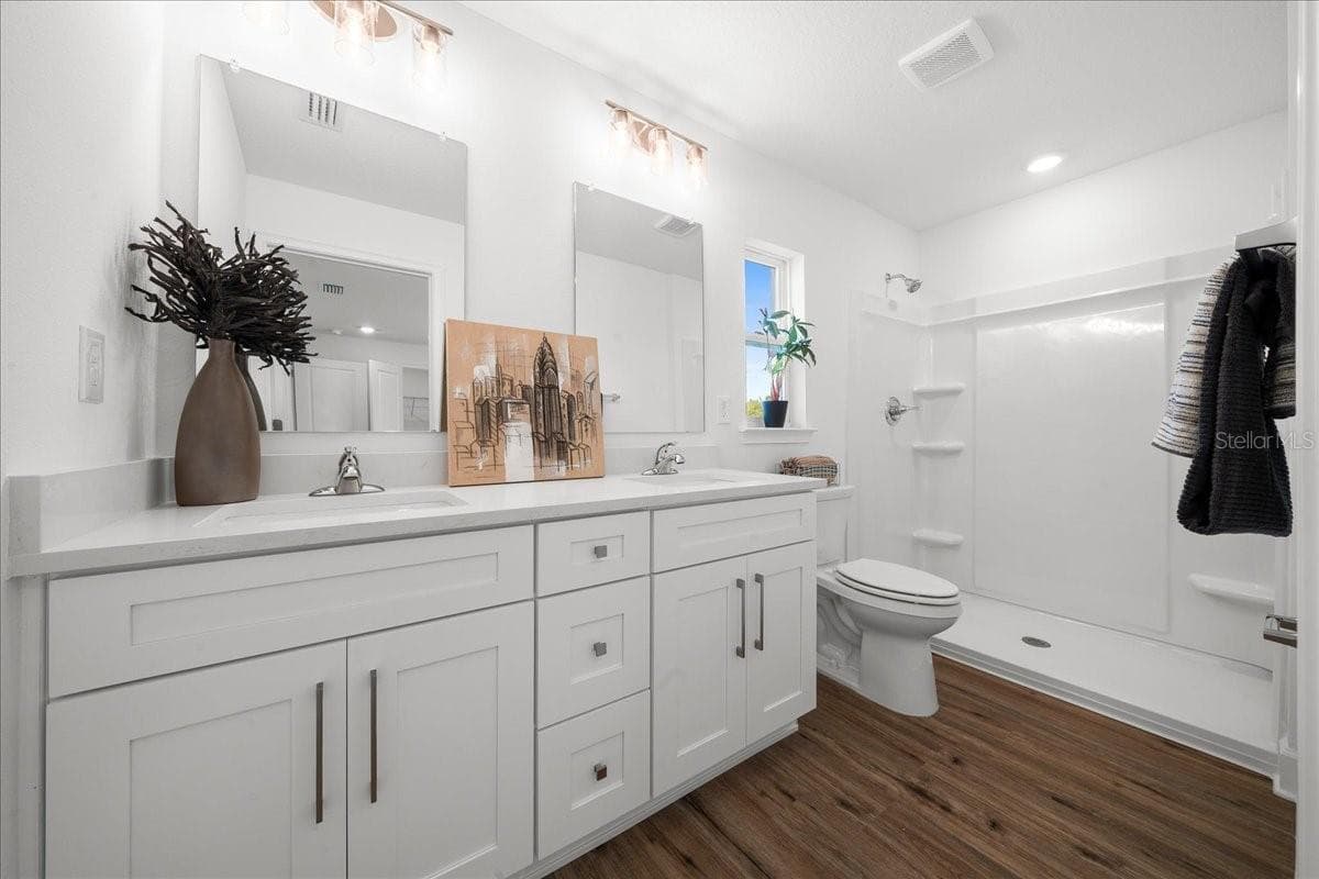 6241 FREEPORT DRIVE — photo 32 of 57