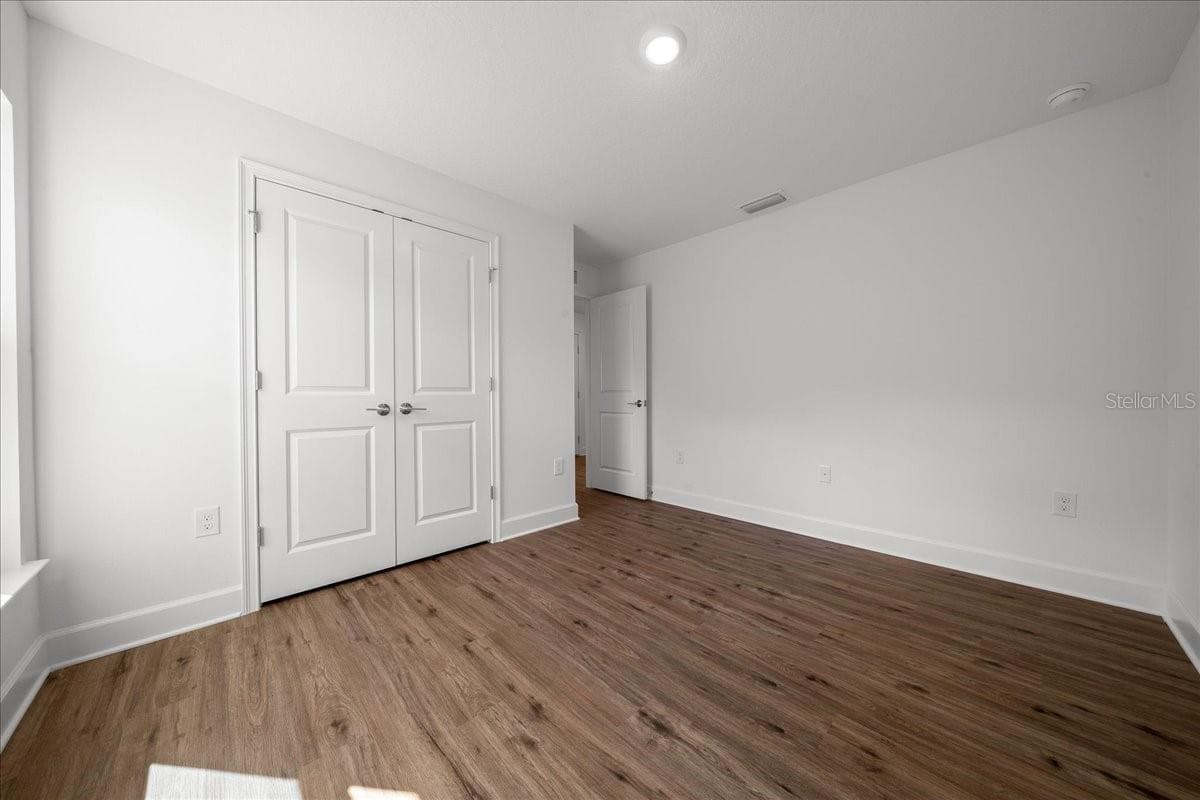 6241 FREEPORT DRIVE — photo 24 of 57