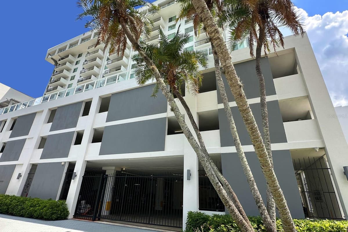 101 GULFSTREAM AVENUE — photo 2 of 4