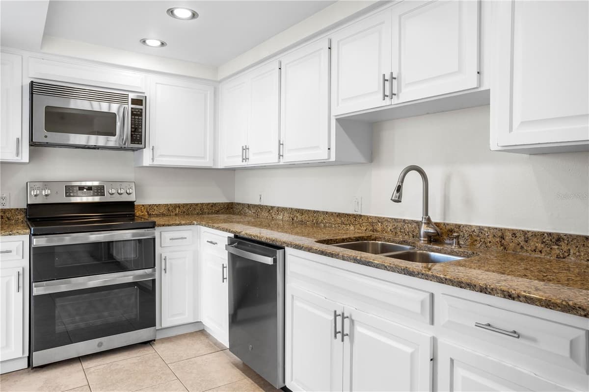 3301 BAYSHORE BOULEVARD — photo 19 of 56