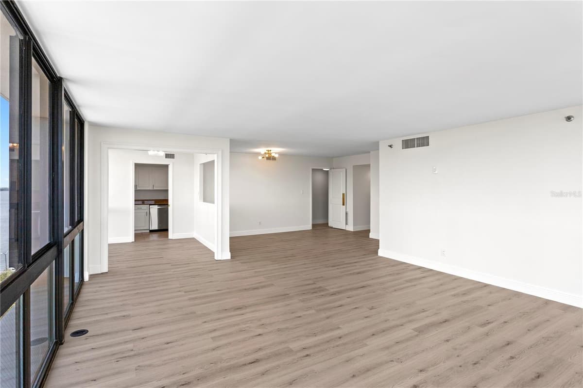 3301 BAYSHORE BOULEVARD — photo 13 of 56