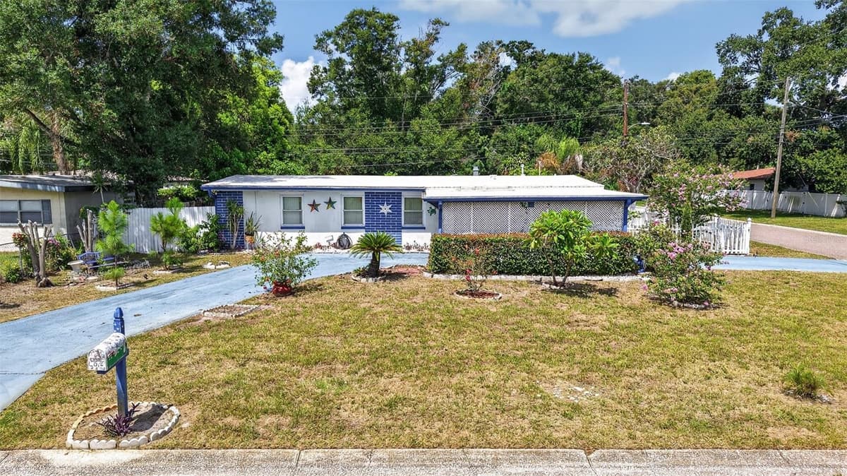 568 MANOR DRIVE — photo 39 of 43