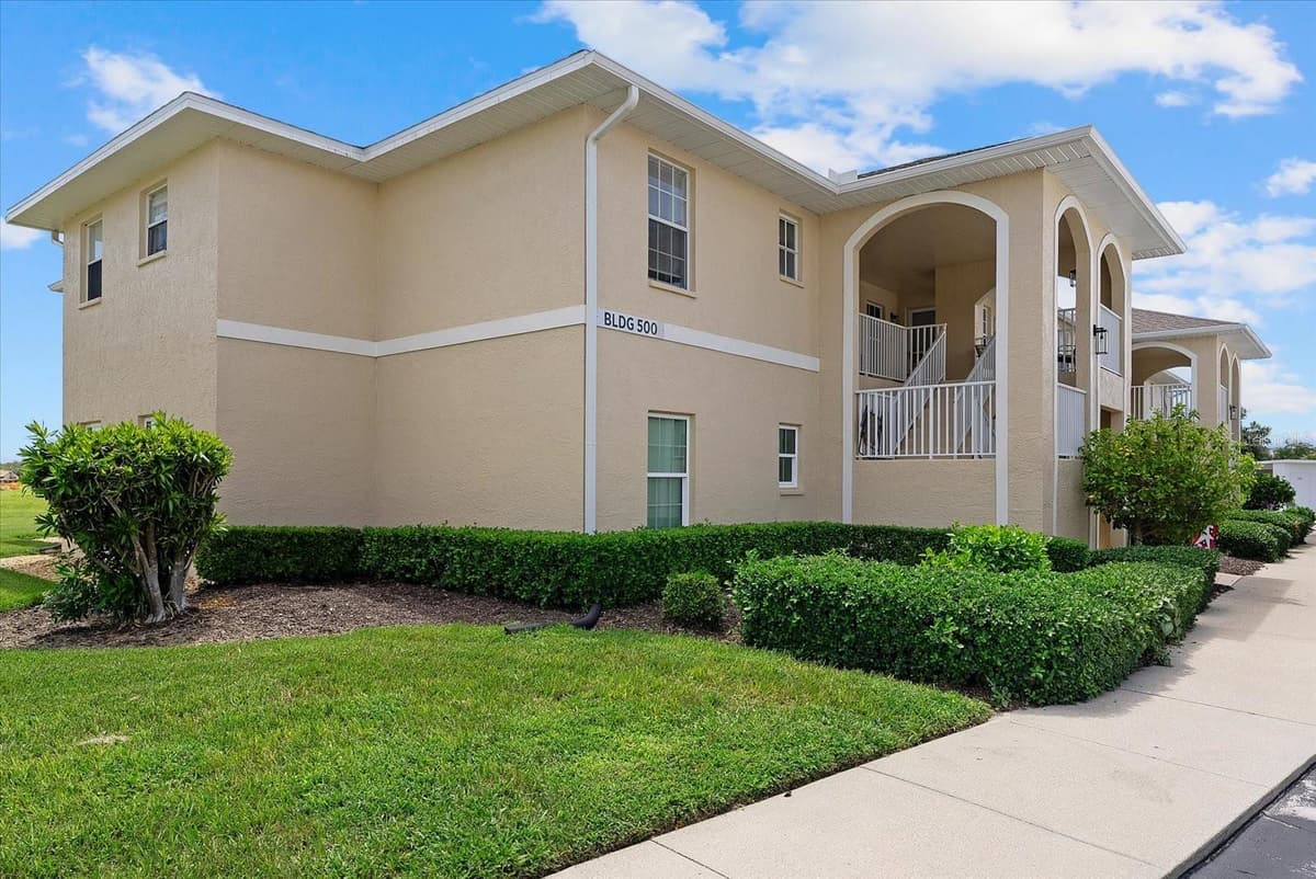 5800 SABAL TRACE DRIVE — photo 2 of 48