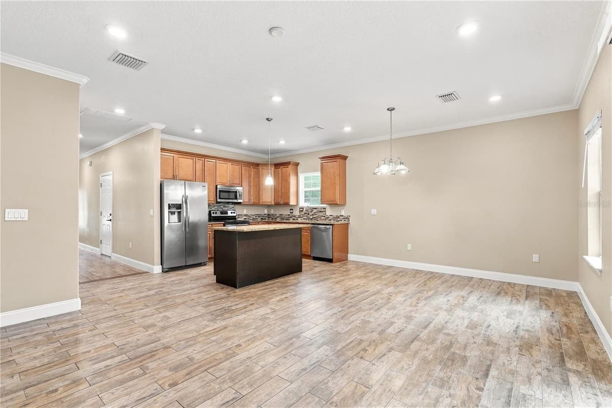 20 PRINCETON STREET — photo 12 of 32