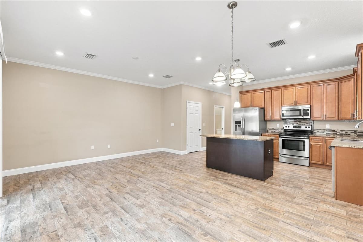 20 PRINCETON STREET — photo 10 of 32