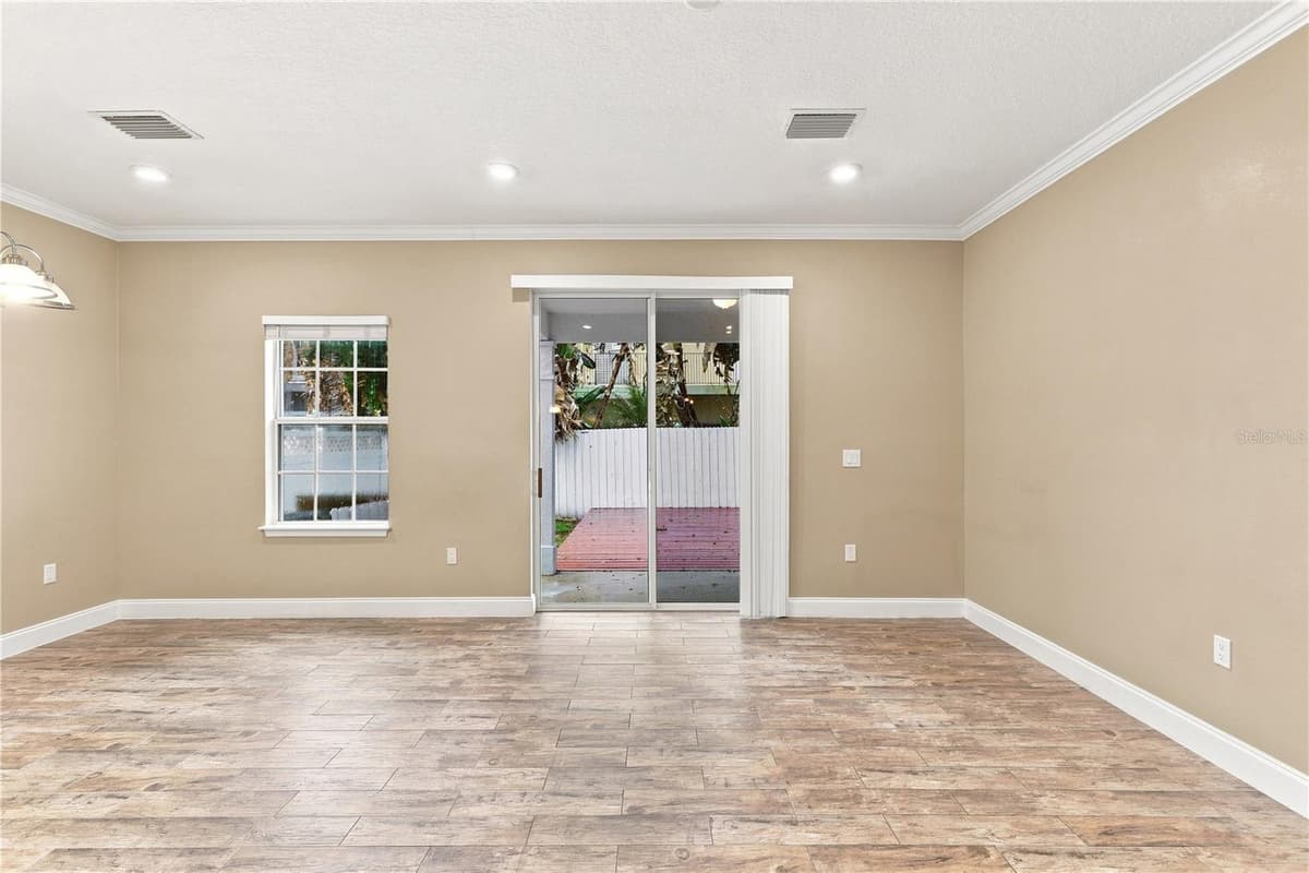 20 PRINCETON STREET — photo 15 of 32