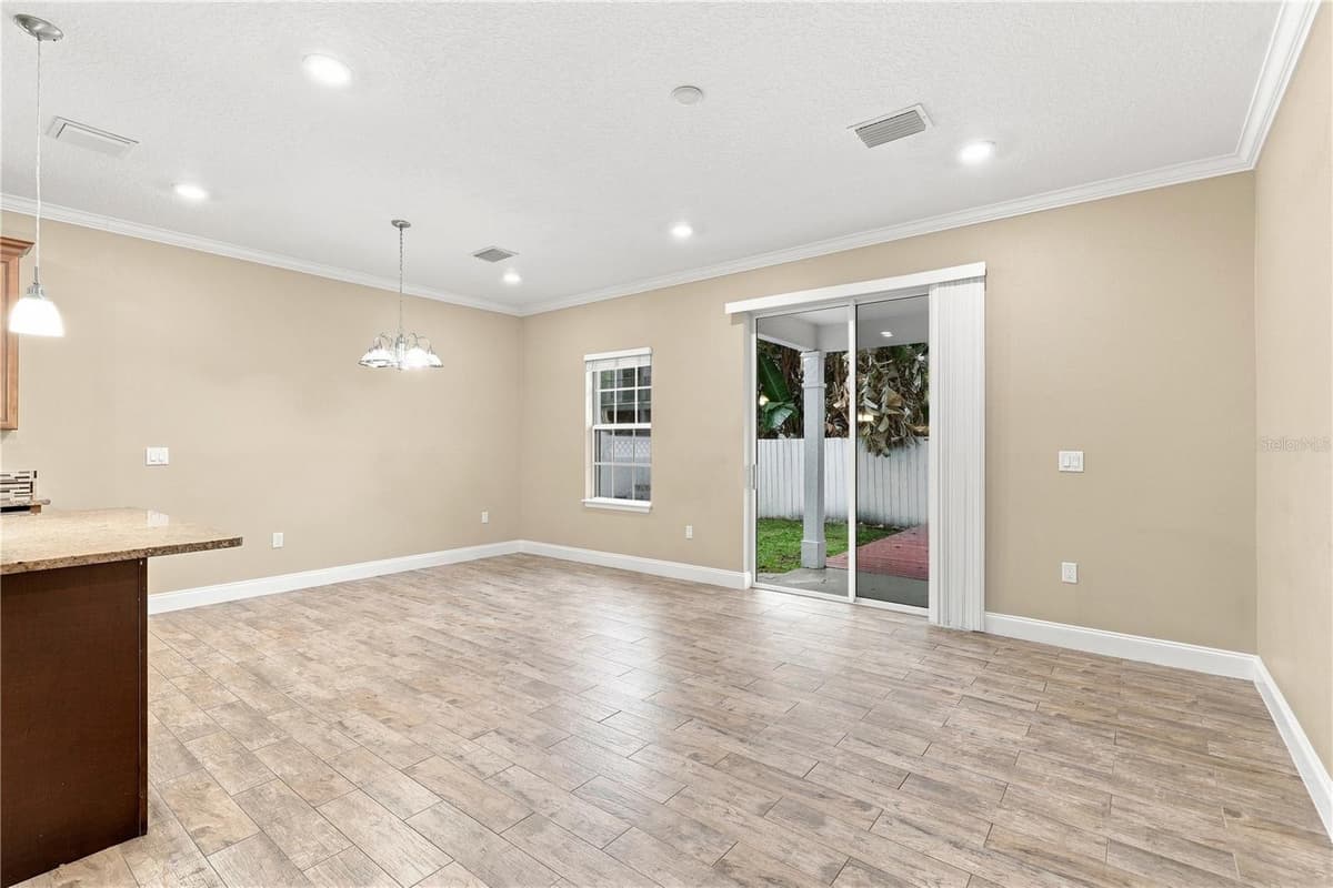 20 PRINCETON STREET — photo 13 of 32