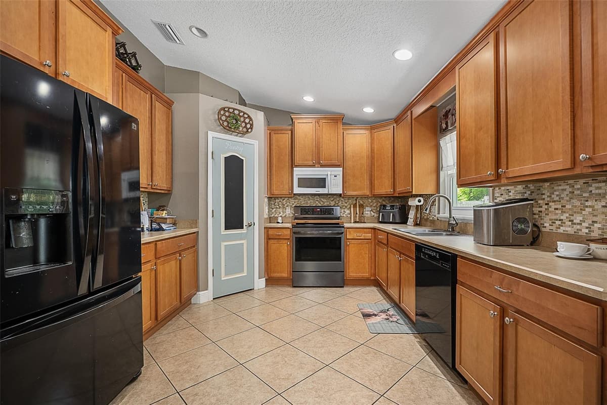 981 LAUREL OAKS LANE — photo 7 of 26
