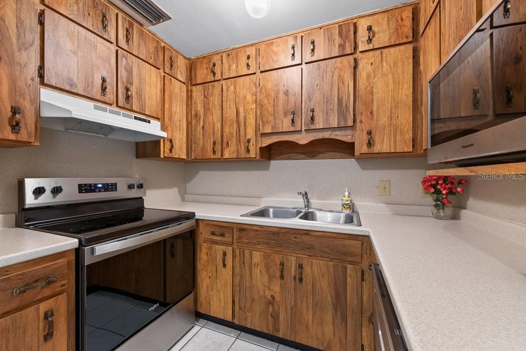 4306 GRADY AVENUE — photo 17 of 49