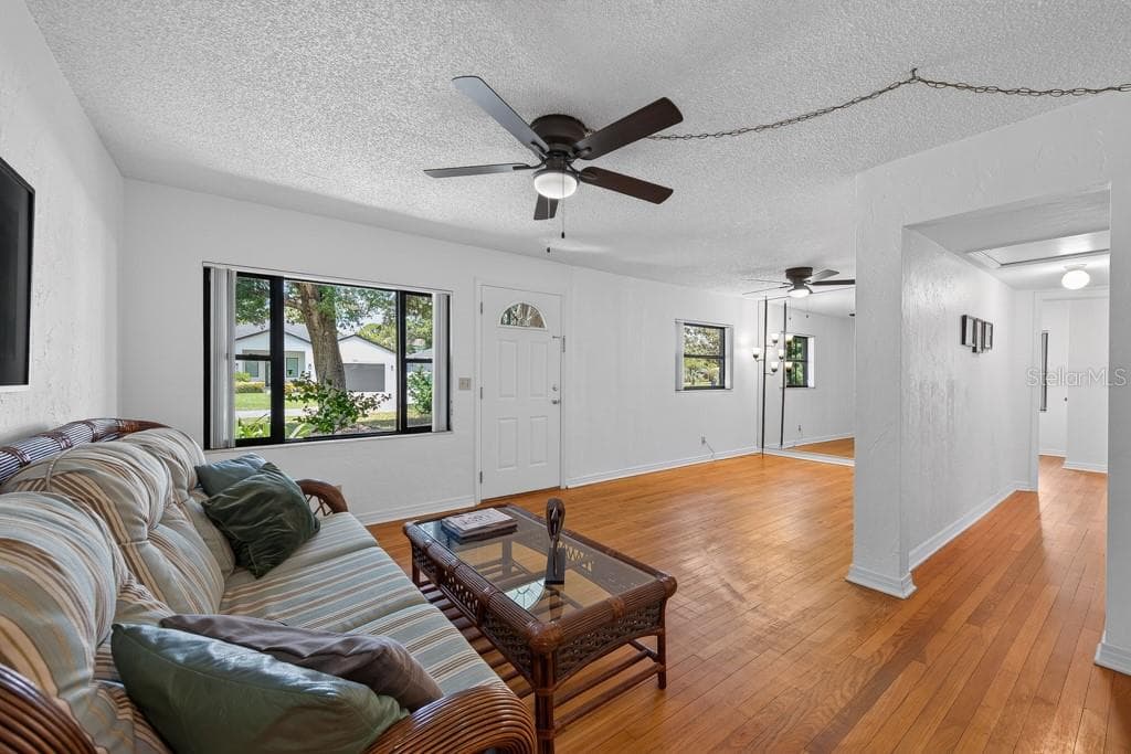 4306 GRADY AVENUE — photo 5 of 49