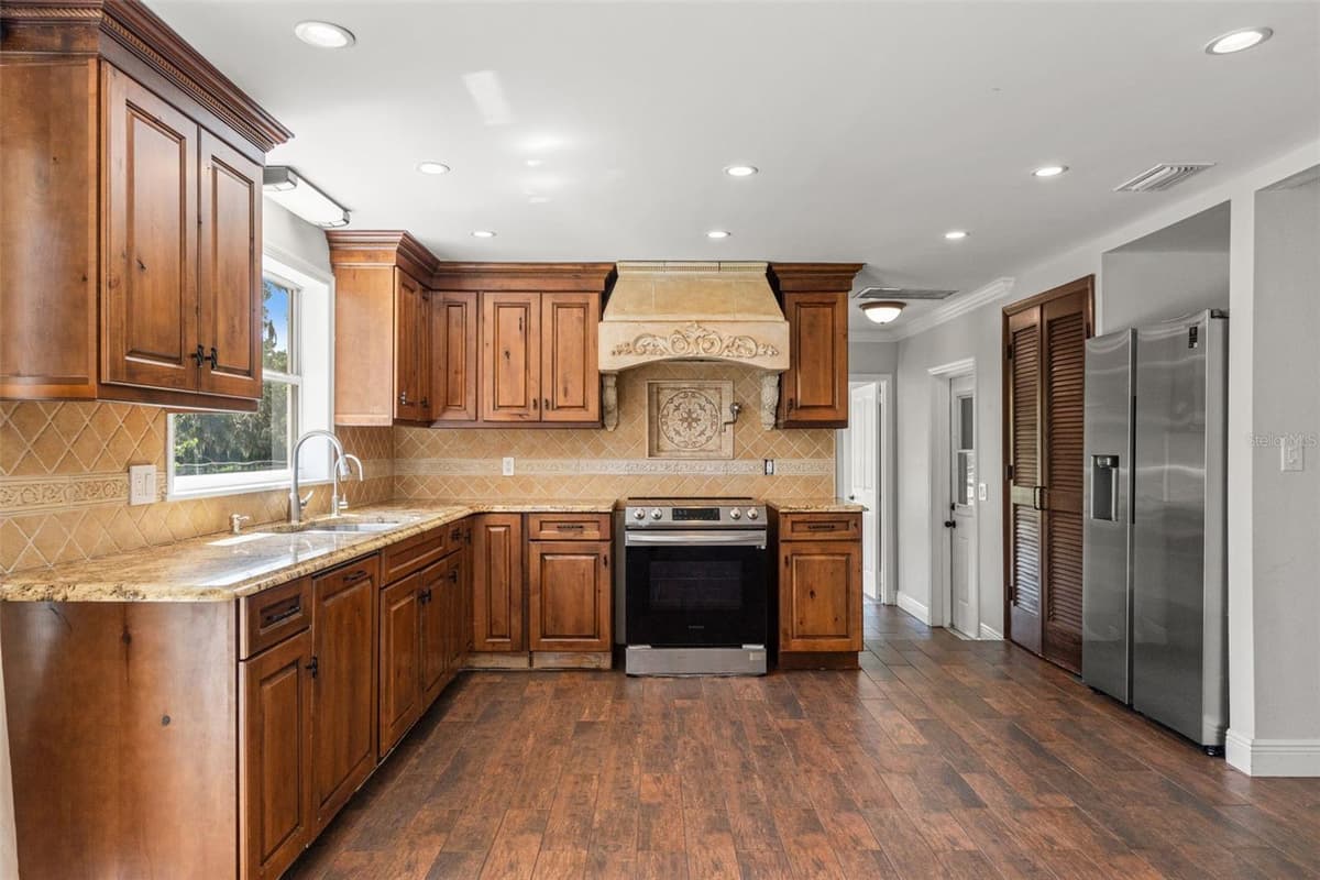 9850 ARROW DRIVE — photo 2 of 69