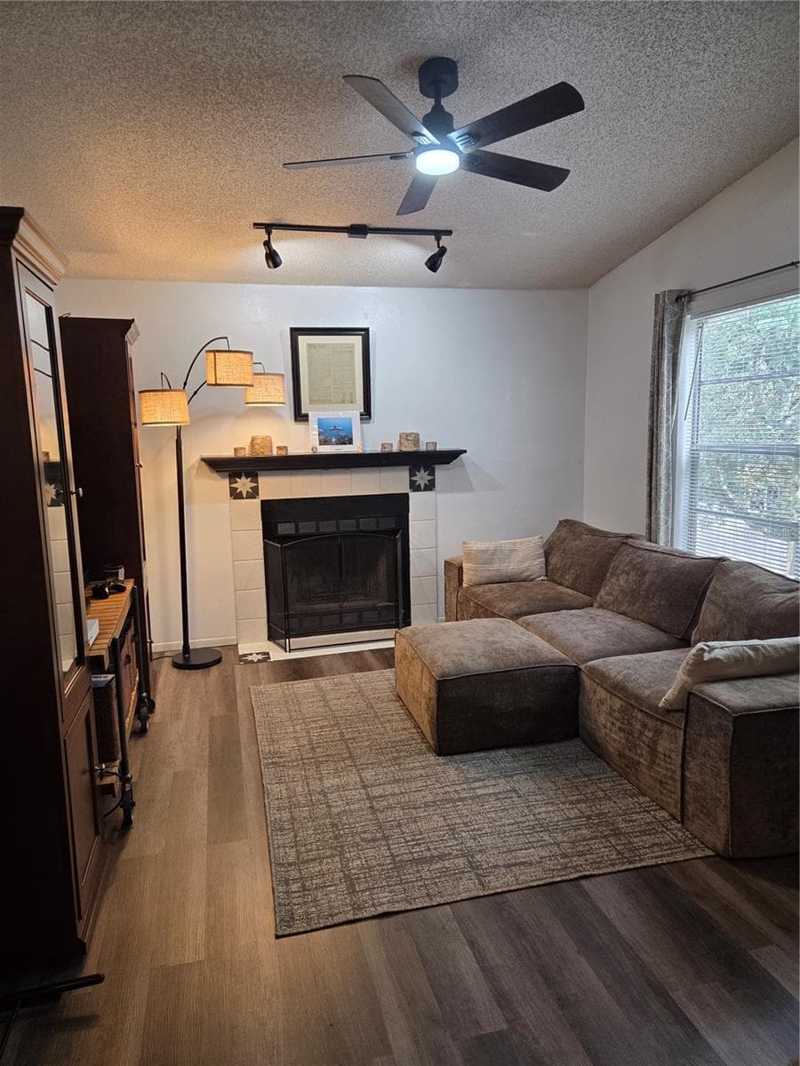 4033 DREAM OAK PLACE — photo 2 of 15