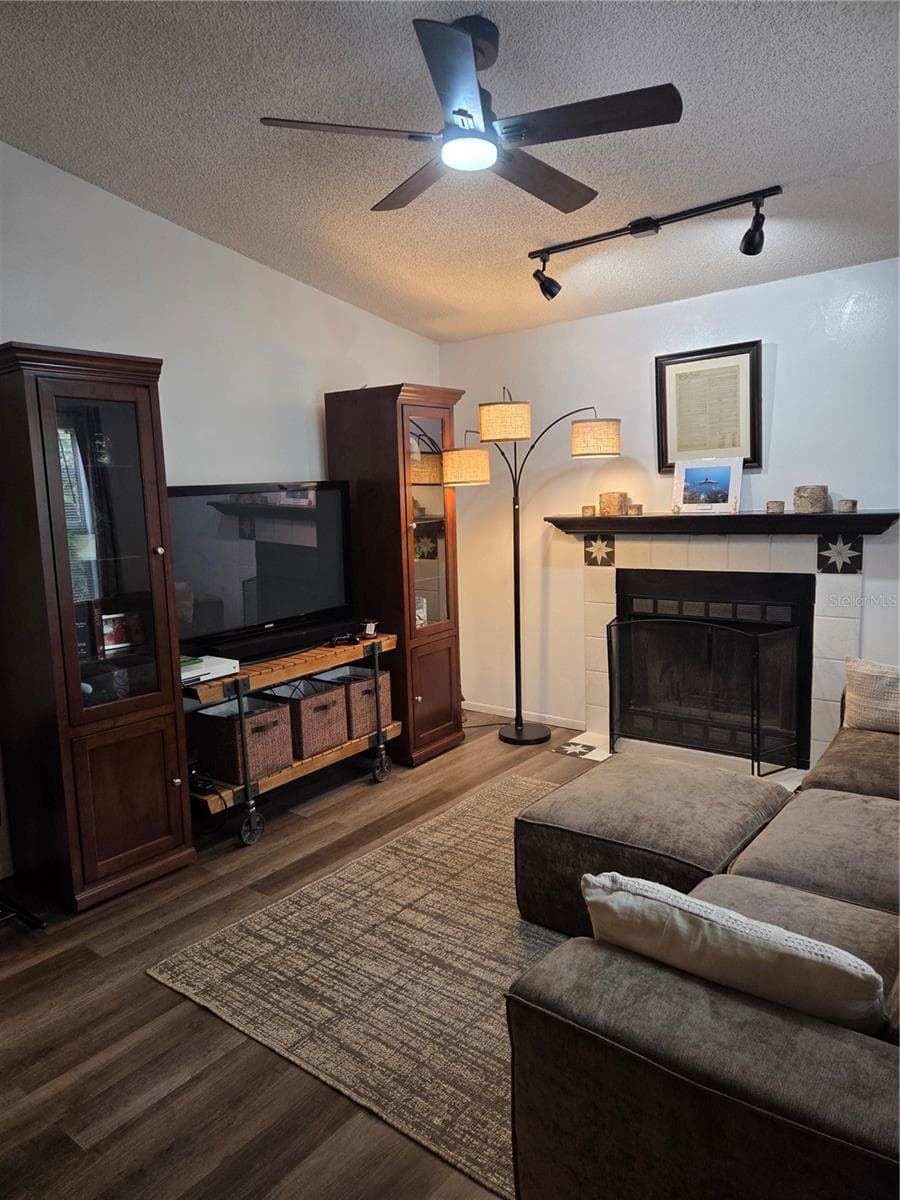 4033 DREAM OAK PLACE — photo 4 of 15